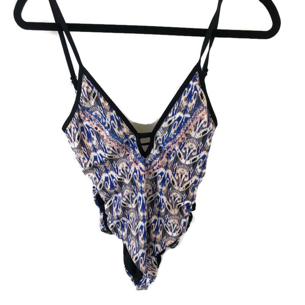 One piece swim suit